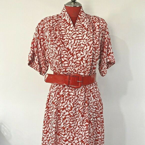 Vintage 1980 red & white true wrap dress short sleeves & patent belt retro chic - Picture 2 of 8
